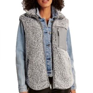 Abercrombie & Fitch Sherpa Vest Jacket Full Zip Soft A&F Faux Fur Medium
